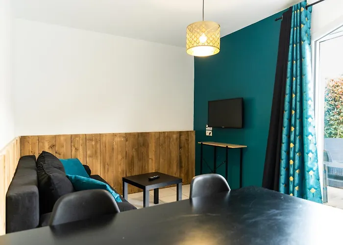 Chais De L'epinay * Le Bignon